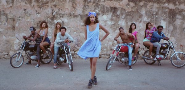 Illustration pour En écoute&nbsp;: AlunaGeorge collabore avec Flume sur le titre « I Remember »