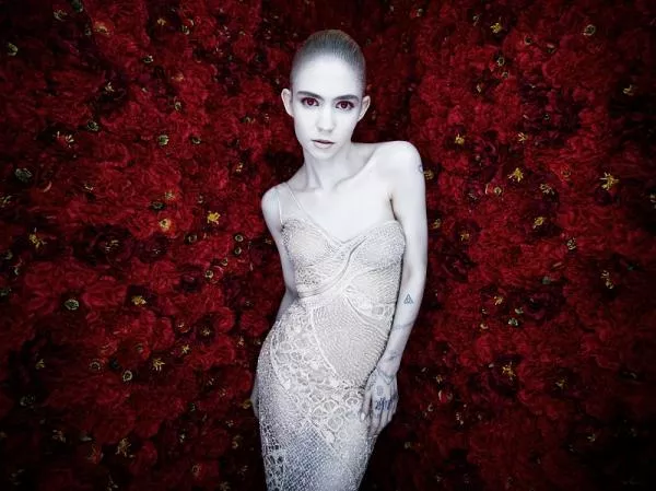 Illustration pour Grimes a repris l&rsquo;Ave Maria au micro d&rsquo;Annie Mac