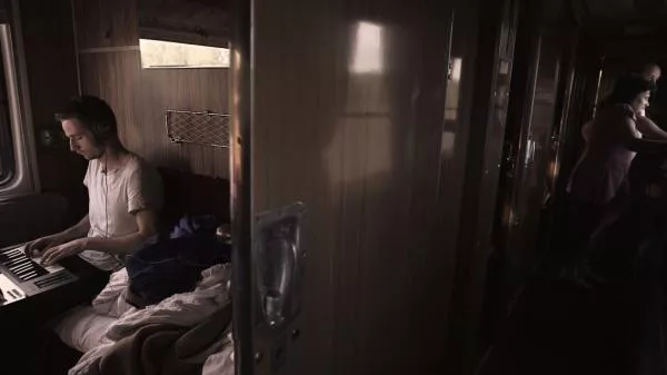 Illustration pour Michael Mayer remixe le « Train » de Thylacine