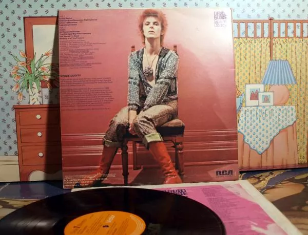 Illustration pour Un album de David Bowie bat tous les records de prix de vente sur Discogs