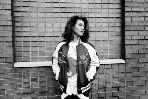 Illustration pour Exclu&nbsp;: Mr. Tophat &#038; Art Alfie remixent Cassy