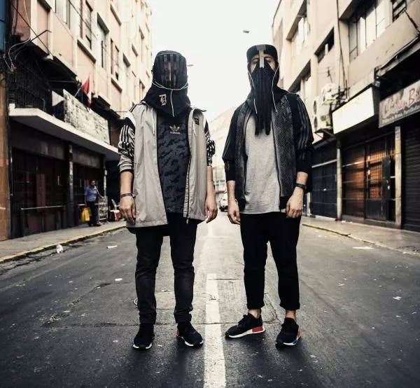 Illustration pour Exclu&nbsp;: Dengue Dengue Dengue et son dub du futur