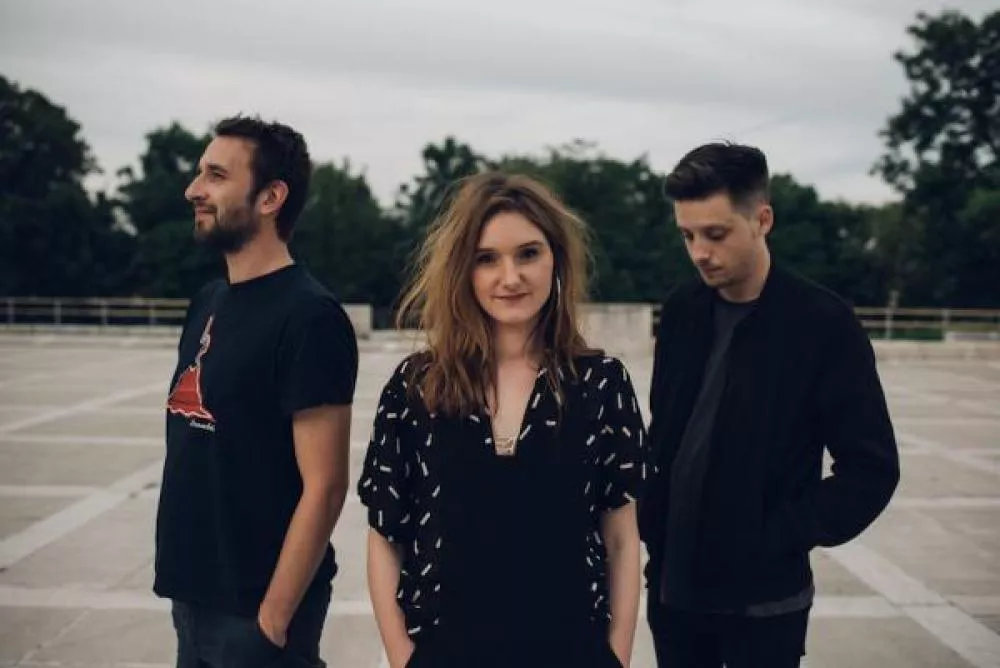 Illustration pour Exclu&nbsp;: le tube de l&rsquo;été des Belges de La Plage