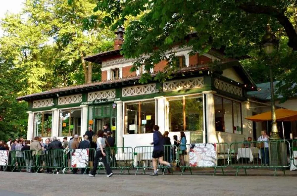Illustration pour Le Rosa Bonheur se met à l&rsquo;heure de l&rsquo;Afrique pendant tout le mois de juillet