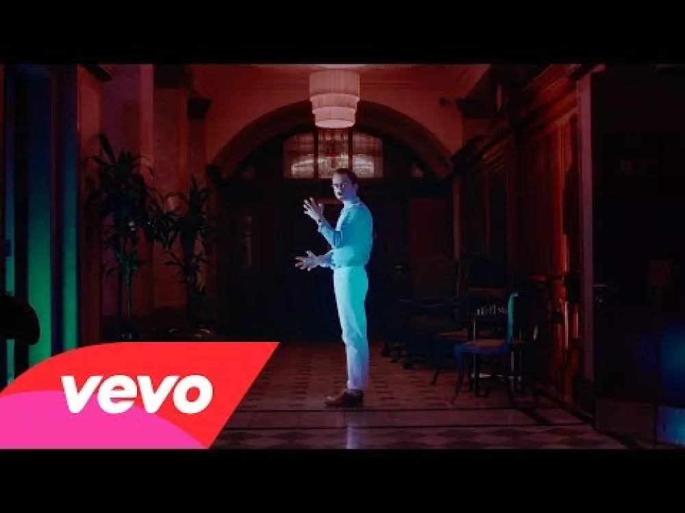 Illustration pour Clip&nbsp;: Tom Vek &#8211; « Sherman (Animals In The Jungle) »