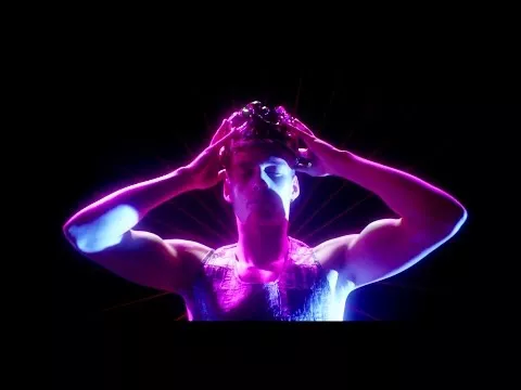 Illustration pour New Order: clip hallucinant pour « Restless »