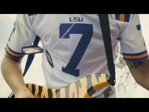 Illustration pour Clip&nbsp;: Sleigh Bells – « Bitter Rivals »