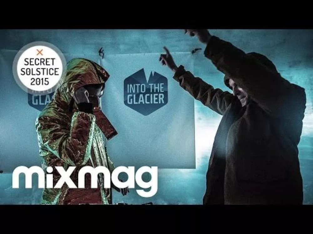 Illustration pour Vidéo&nbsp;: Artwork et Totally Enormous Extinct Dinosaurs mixent sous la glace