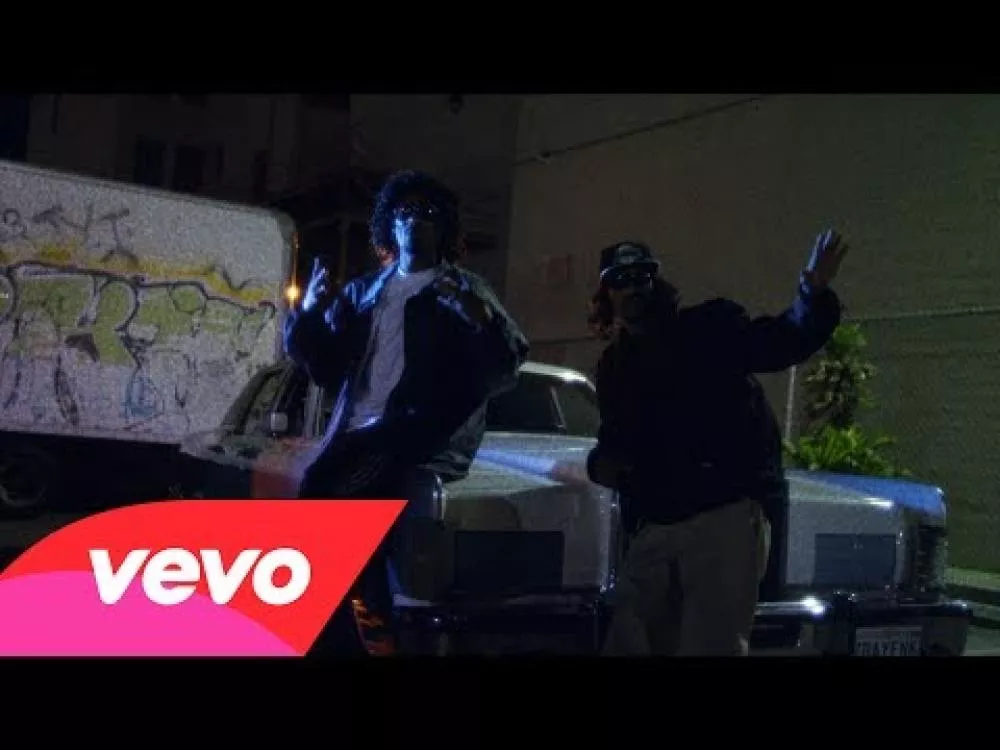 Illustration pour Clip: 7 Days of Funk &#8211; « Hit Da Pavement »