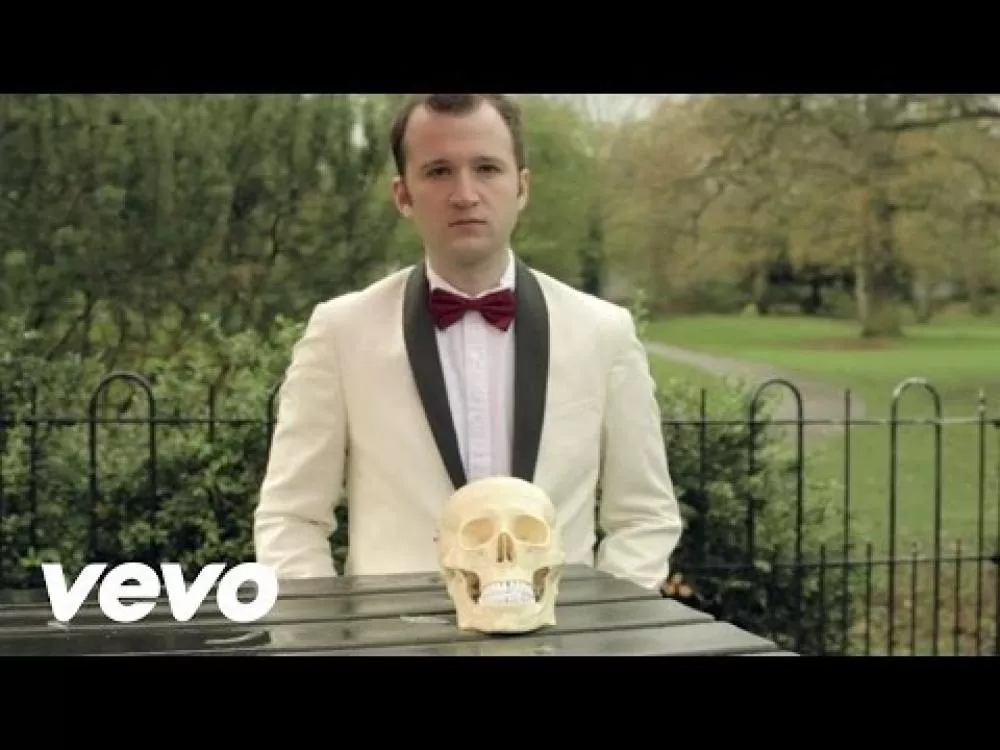 Illustration pour Clip&nbsp;: Baio &#8211; « The Names »