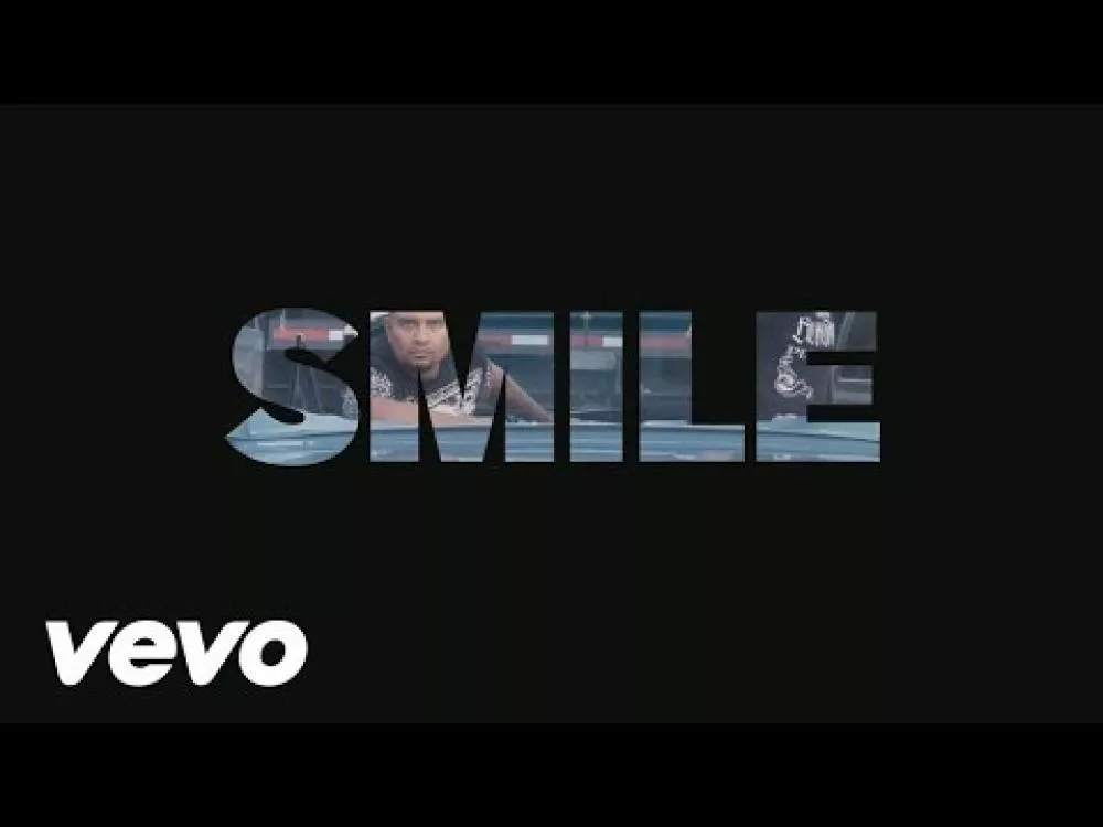 Illustration pour Le clip de « Smile » d&rsquo;Etienne de Crécy vient de sortir