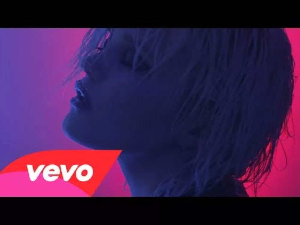 Illustration pour Clip&nbsp;: Sky Ferreira &#8211; « You&rsquo;re Not The One »