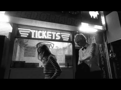 Illustration pour Clip&nbsp;: Jackson &#038; His Computer Band &#8211; « Memory »