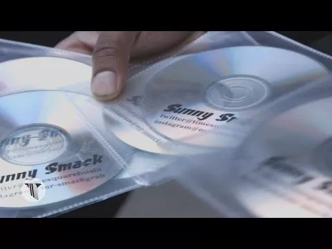 Illustration pour Street Dreams&nbsp;: le docu sur les rappeurs qui continuent de vendre leurs mixtapes dans la rue