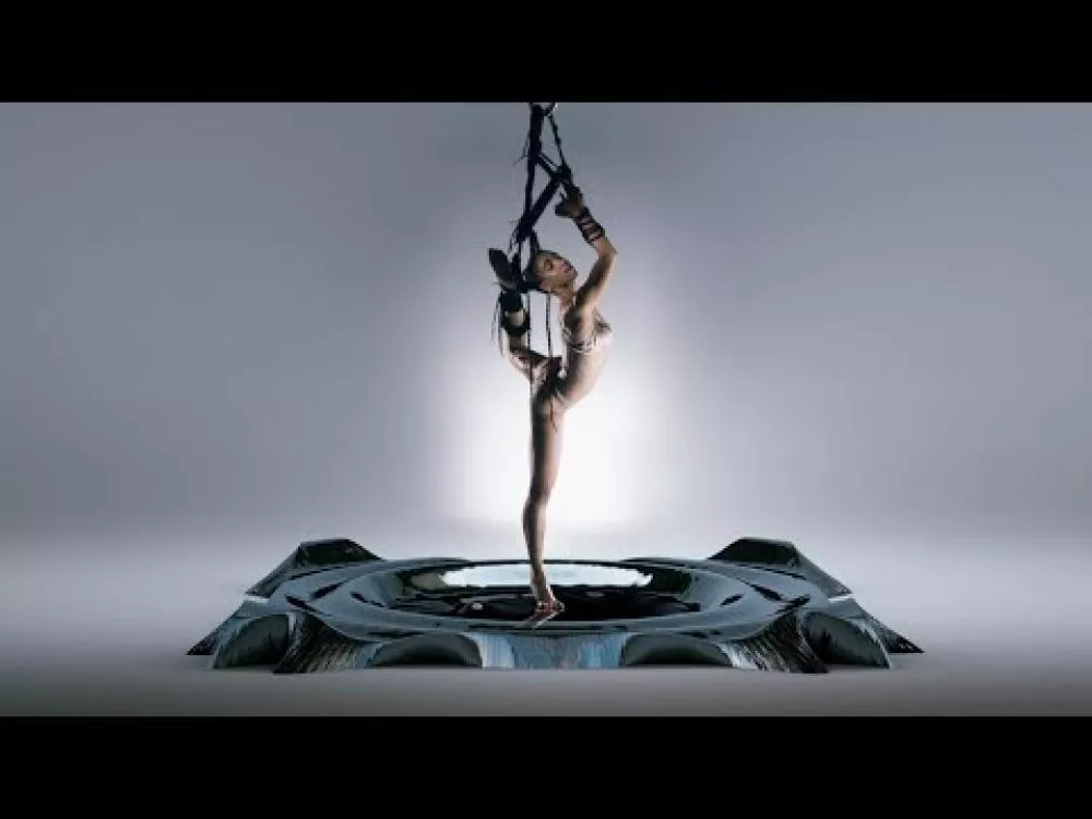 Illustration pour « Pendulum », le clip fascinant de FKA Twigs