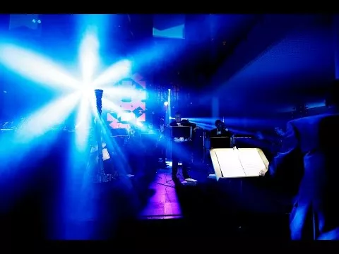 Illustration pour Vidéo&nbsp;: la performance de Octave One avec un orchestre philharmonique