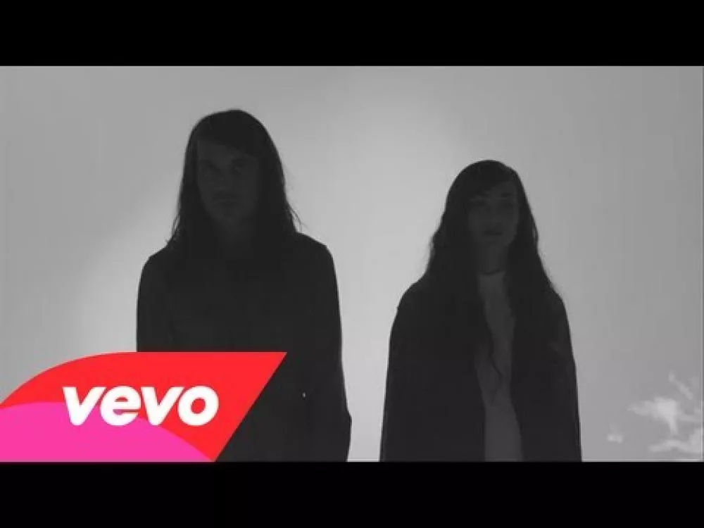 Illustration pour Clip&nbsp;: Cults &#8211; « High Road »