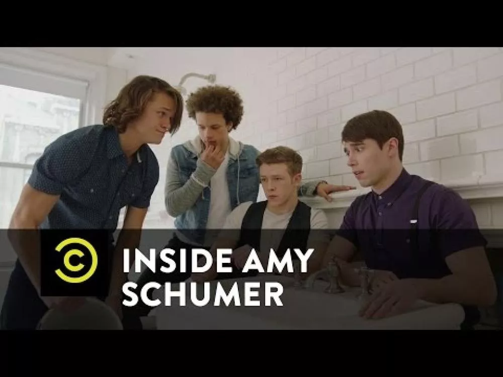 Illustration pour L&rsquo;hilarante comique Amy Schumer parodie One Direction et ça fait du bien