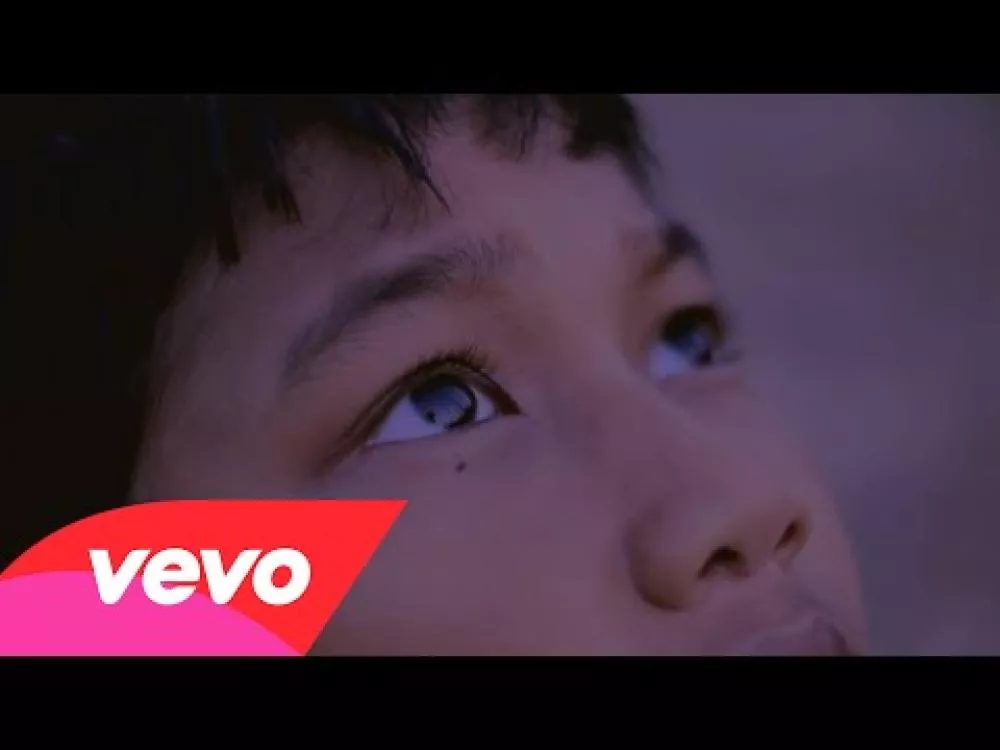 Illustration pour Clip&nbsp;: Son Lux &#8211; « Lanterns Lit »