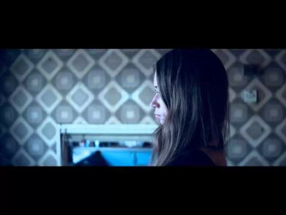 Illustration pour Clip&nbsp;: Foals &#8211; « Out Of The Woods »