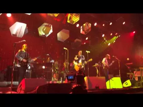 Illustration pour Live&nbsp;: Arcade Fire reprend le générique de « Le Flic de Beverly Hills »