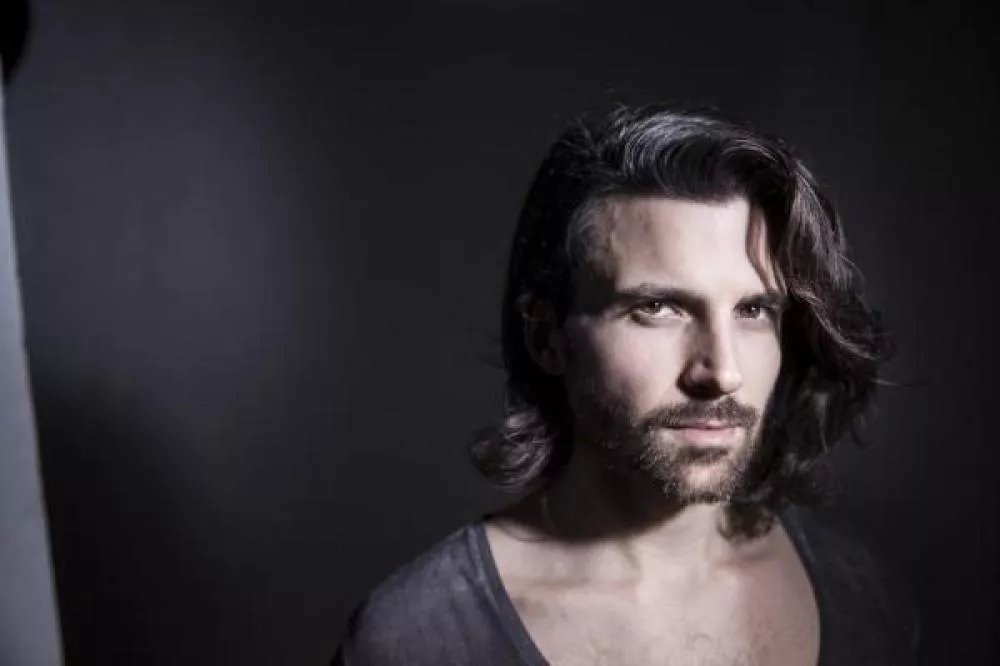 Illustration pour Exclu&nbsp;: Sidney Charles régale avec un nouveau maxi sur le label de Carl Cox