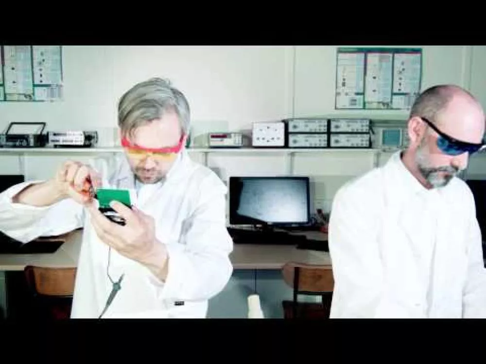 Illustration pour Clip&nbsp;: Fujiya &#038; Miyagi &#8211; « Artificial Sweeteners »