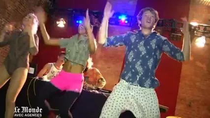 Illustration pour Une rave party « before work » à Londres