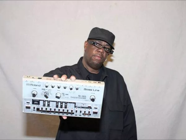 Illustration pour DJ Spank Spank, l&rsquo;un des créateurs de l&rsquo;acid-house, est décédé