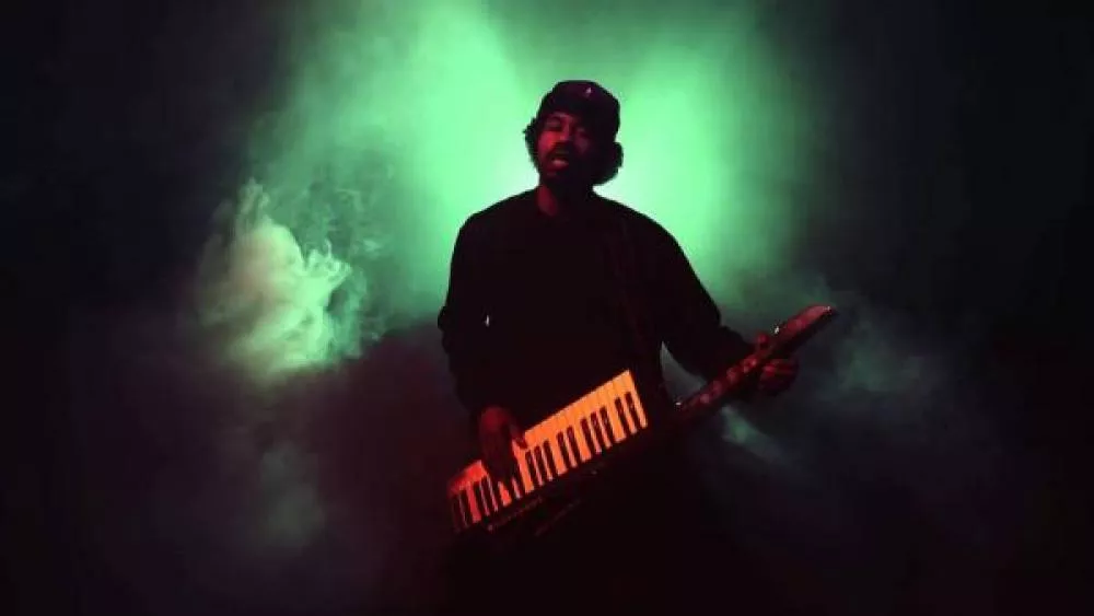 Illustration pour En écoute&nbsp;: DâM-FunK passe à la house et dévoile « Hazy Stomp »