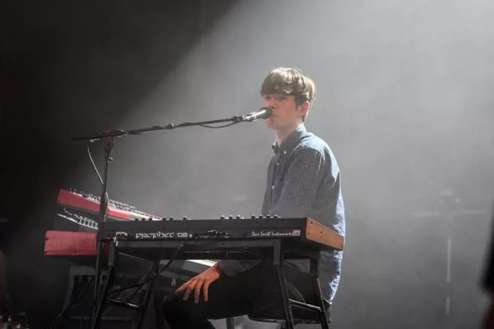 Illustration pour A voir&nbsp;: James Blake en apesanteur sur le plateau du Late Night Show