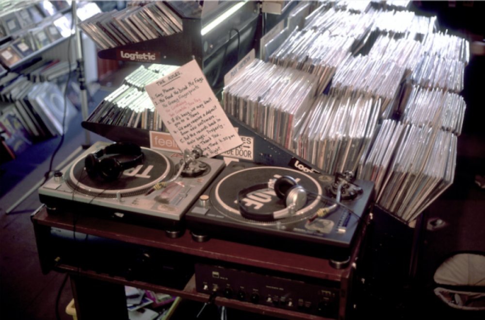 Illustration pour La boutique Rough Trade reviendrait à Paris