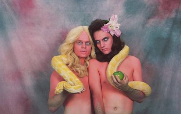 Illustration pour Un nouveau titre par Soft Hair (LA Priest et Connan Mockasin)