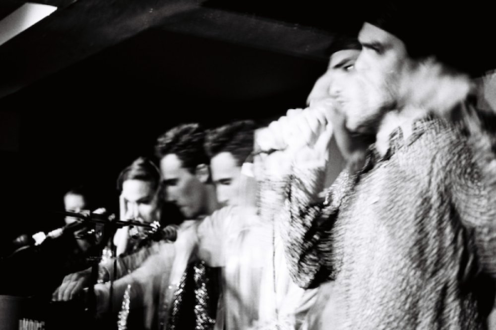 Illustration pour Un mix de Bagarre pour annoncer sa soirée à La Machine du Moulin Rouge