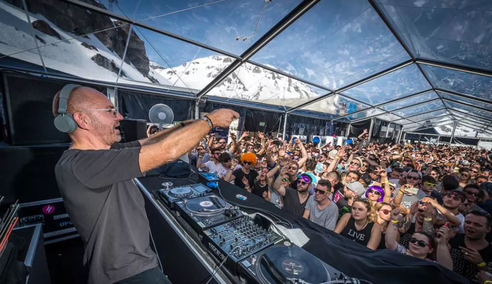 Illustration pour Seth Troxler b2b Ricardo Villalobos et Kerri Chandler au Caprices festival