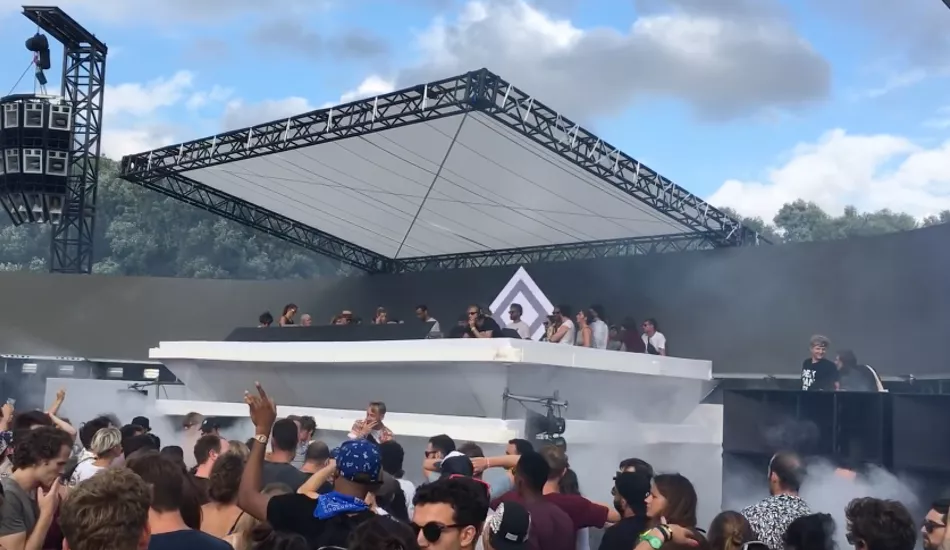 Illustration pour « Araya » de Fatima Yamaha est enfin sorti