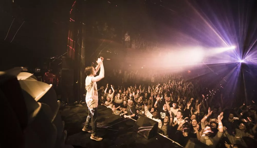 Illustration pour En direct de Møme à La Cigale