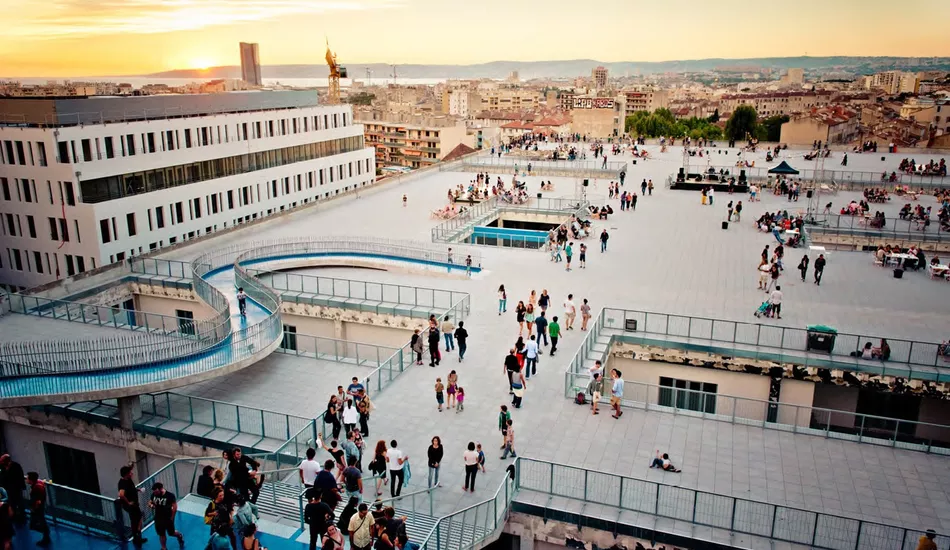 Illustration pour Le B:on Air festival à Marseille à La Friche la Belle de Mai