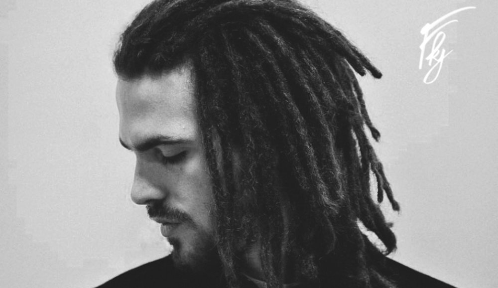 Illustration pour FKJ nous fait voyager avec son nouveau single « Leave My Home »