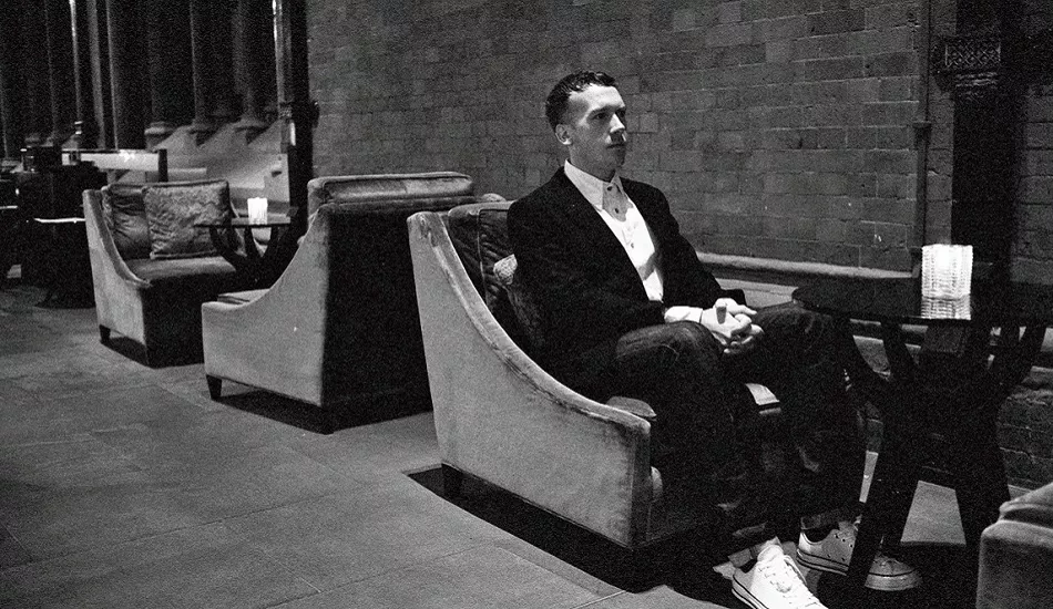 Illustration pour Le son du vendredi soir&nbsp;: Dark Circles &#8211; « Y (Kamera Remix) »