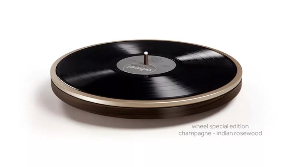 Illustration pour Une roue minimaliste en guise de platine vinyle