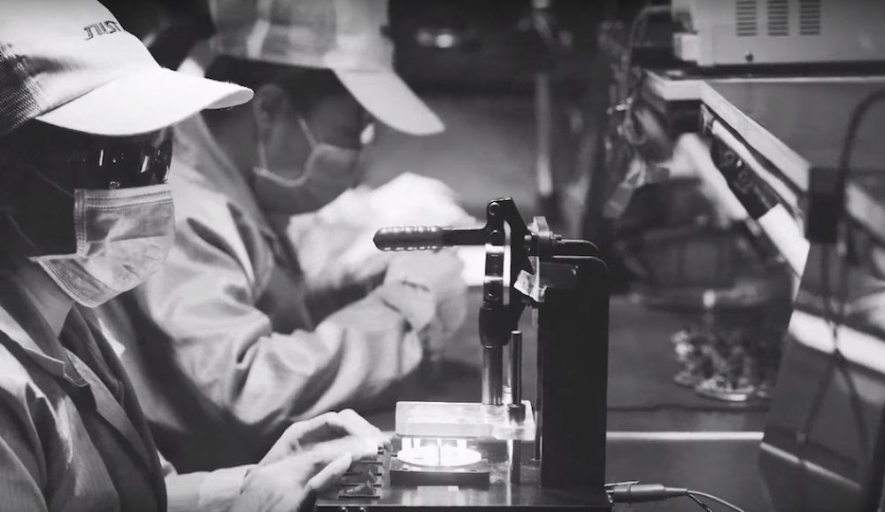 Illustration pour Exclu&nbsp;: découvrez le duo techno Reless avec le clip hypnotisant de « Cycle »