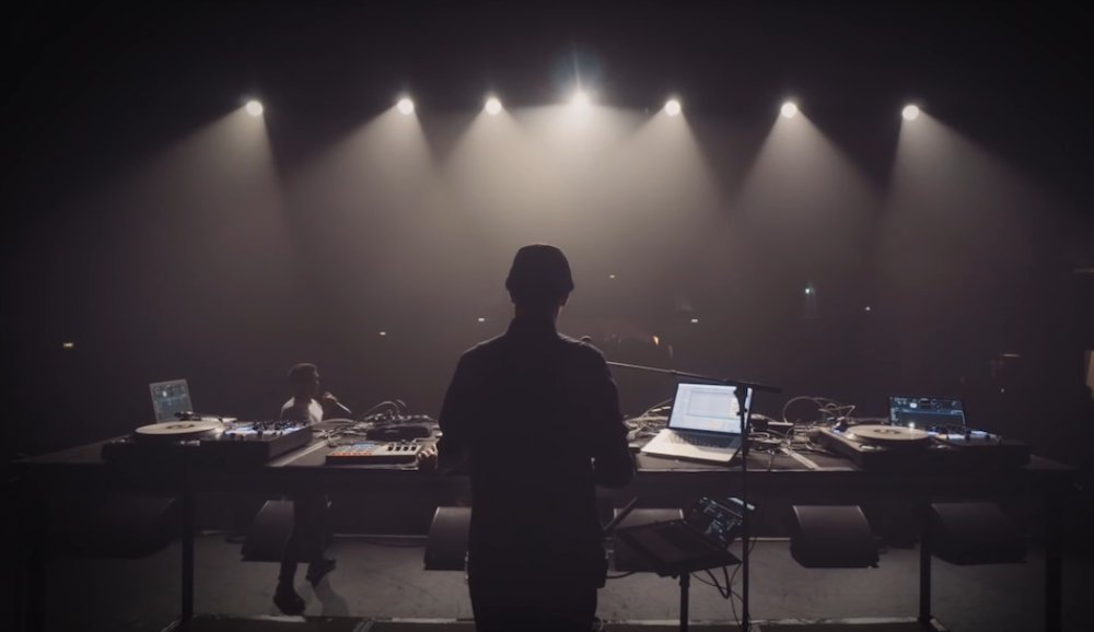 Illustration pour À voir&nbsp;: « Million dreams » d&rsquo;AllttA en live à l&rsquo;Élysée Montmartre