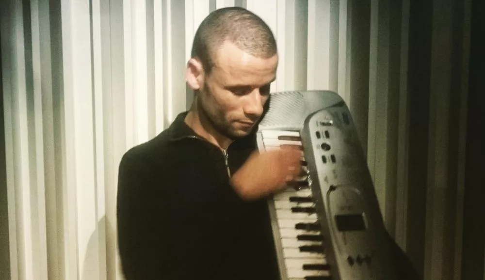 Illustration pour Quelques questions à Mohamed Lamouri, chanteur et musicien de la ligne 2