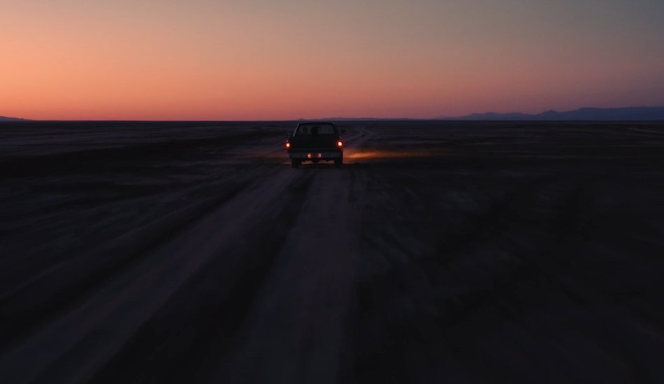 Illustration pour À la frontière américano-mexicaine avec « Why Are There Boundaries », le nouveau clip de FKJ