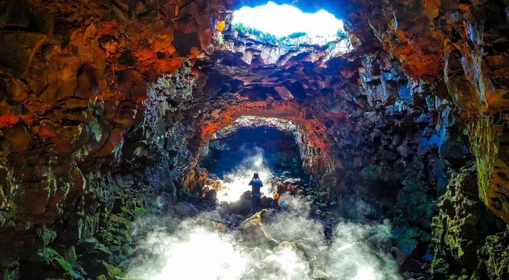 Illustration pour Dansez dans un tunnel de lave grâce au Secret Solstice Festival