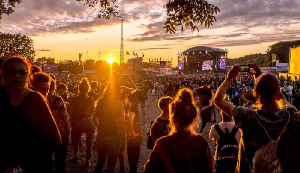 Illustration pour Dour annonce 25 nouveaux noms exclusivement belges !