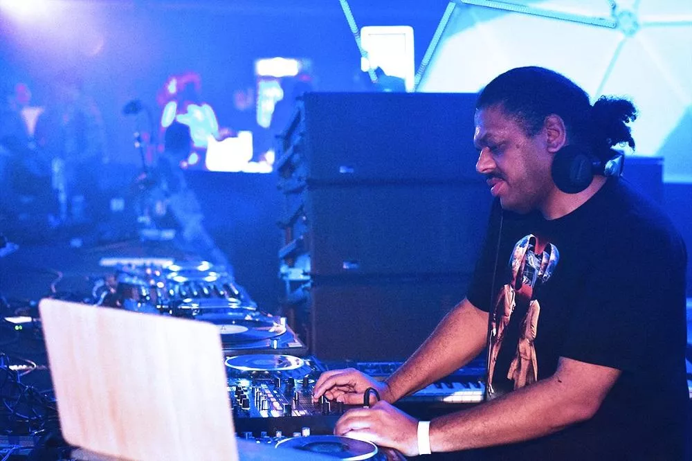 Illustration pour kerri_chandler