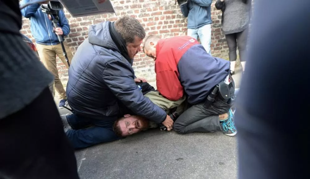 Illustration pour Le photojournaliste Jacob Khrist en garde à vue pour « complicité d&rsquo;exhibition sexuelle » et « rébellion »