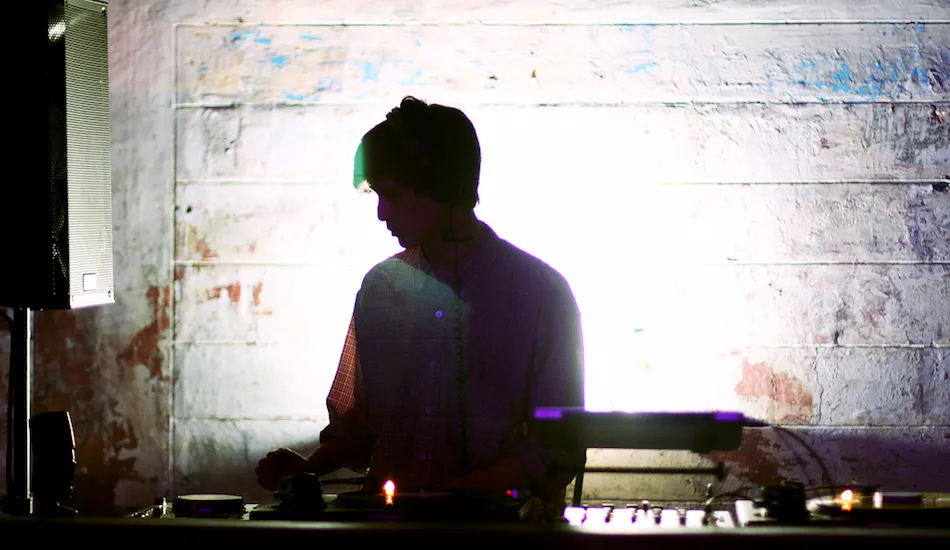 Illustration pour Objekt s&rsquo;est occupé du dernier podcast Dekmantel